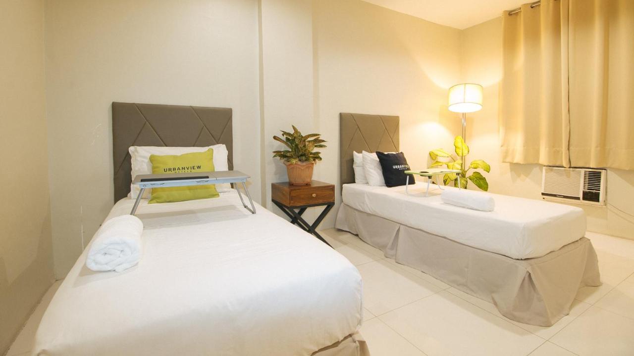 Urbanview At Lacson Street Bacolod City By Reddoorz Kültér fotó