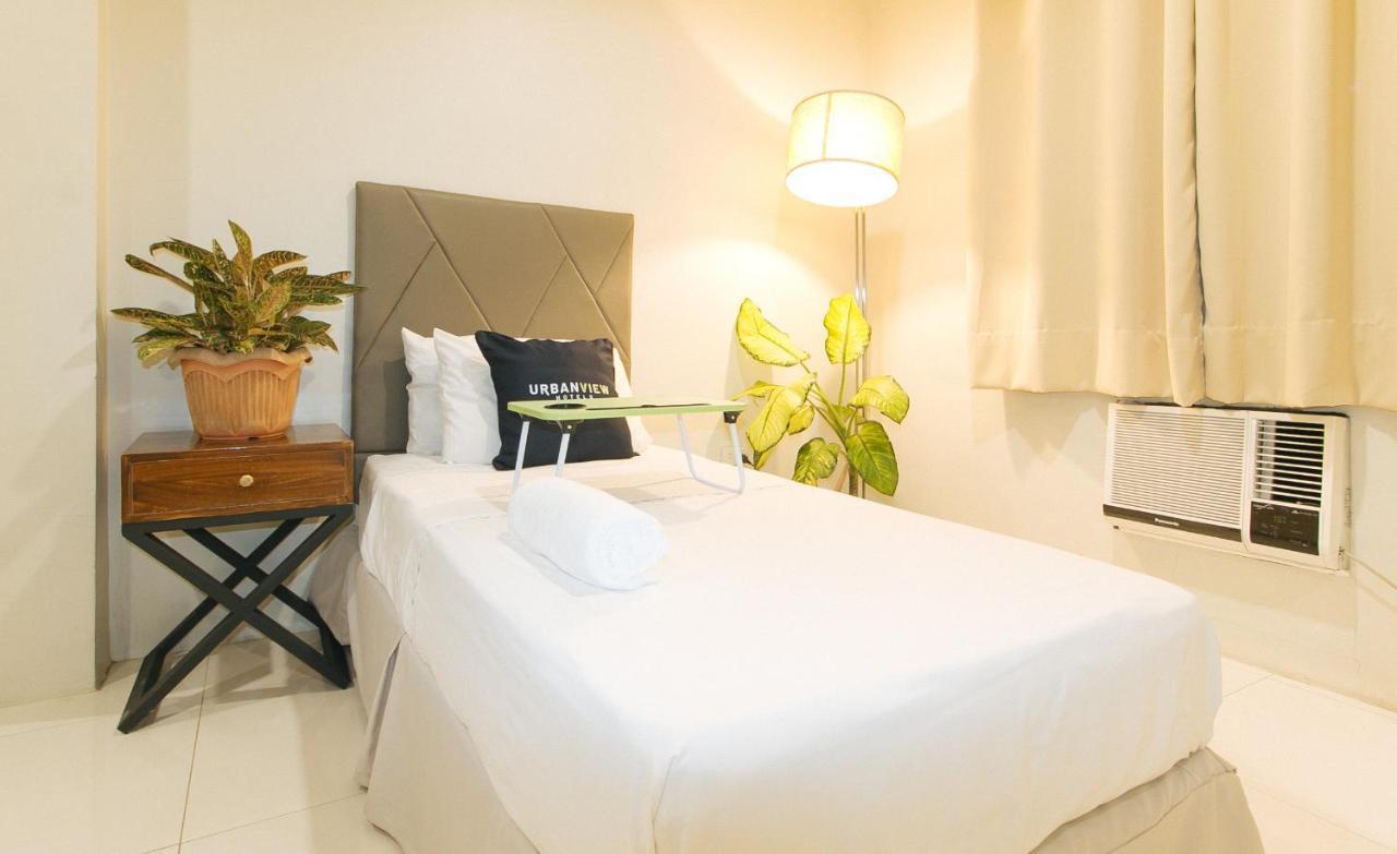 Urbanview At Lacson Street Bacolod City By Reddoorz Kültér fotó