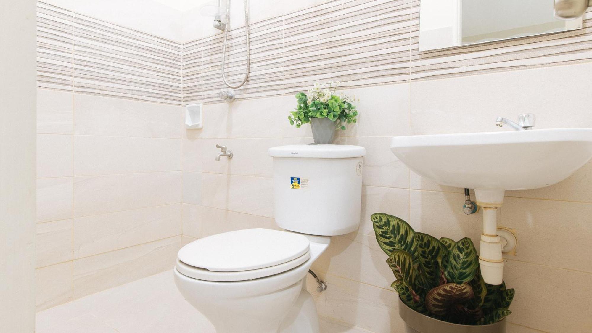 Urbanview At Lacson Street Bacolod City By Reddoorz Kültér fotó